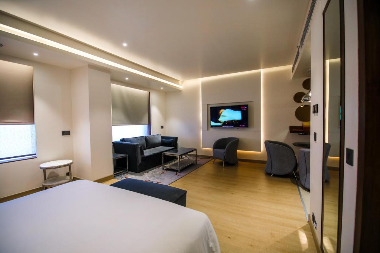 Hotel Radisson Blu Towers Kaushambi Delhi NCR Ghaziabad Exterior foto A room at the hotel