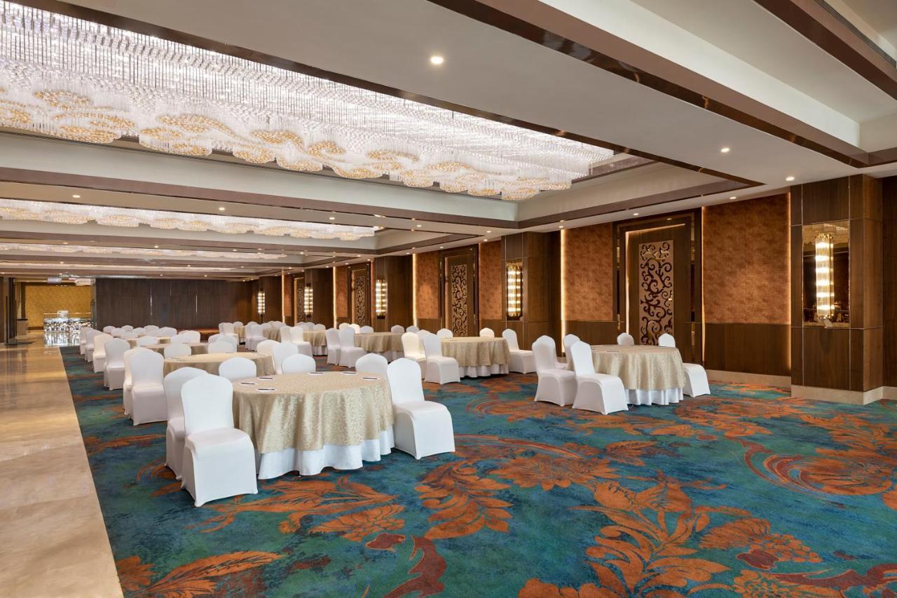 Hotel Radisson Blu Towers Kaushambi Delhi NCR Ghaziabad Exterior foto The Grand Ballroom