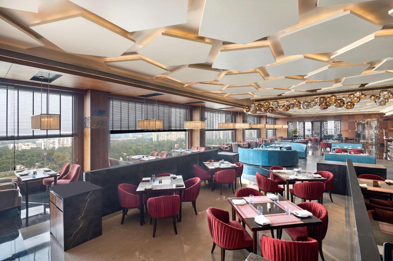 Hotel Radisson Blu Towers Kaushambi Delhi NCR Ghaziabad Exterior foto The restaurant