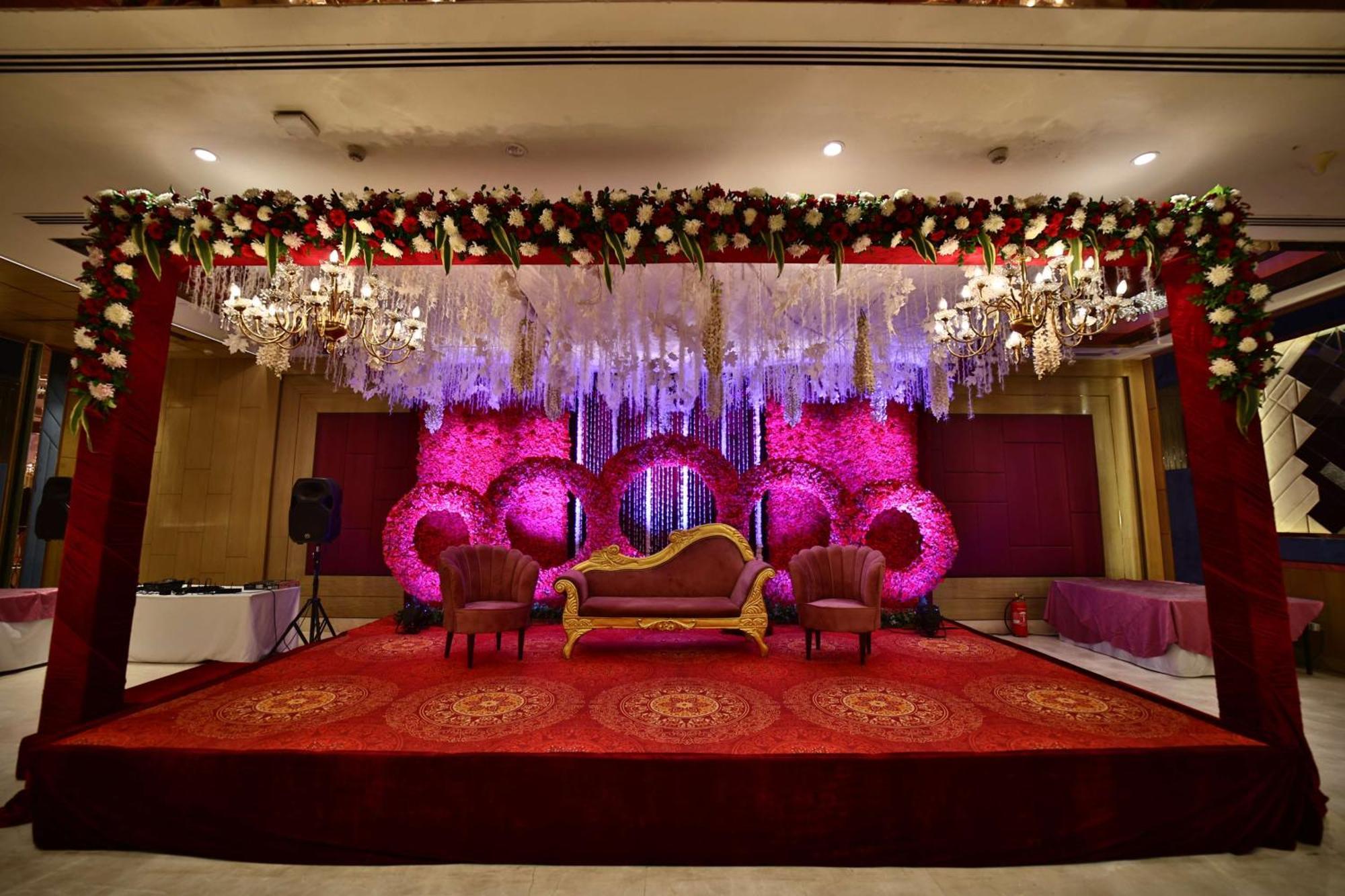 Hotel Radisson Blu Towers Kaushambi Delhi NCR Ghaziabad Exterior foto A wedding reception in India